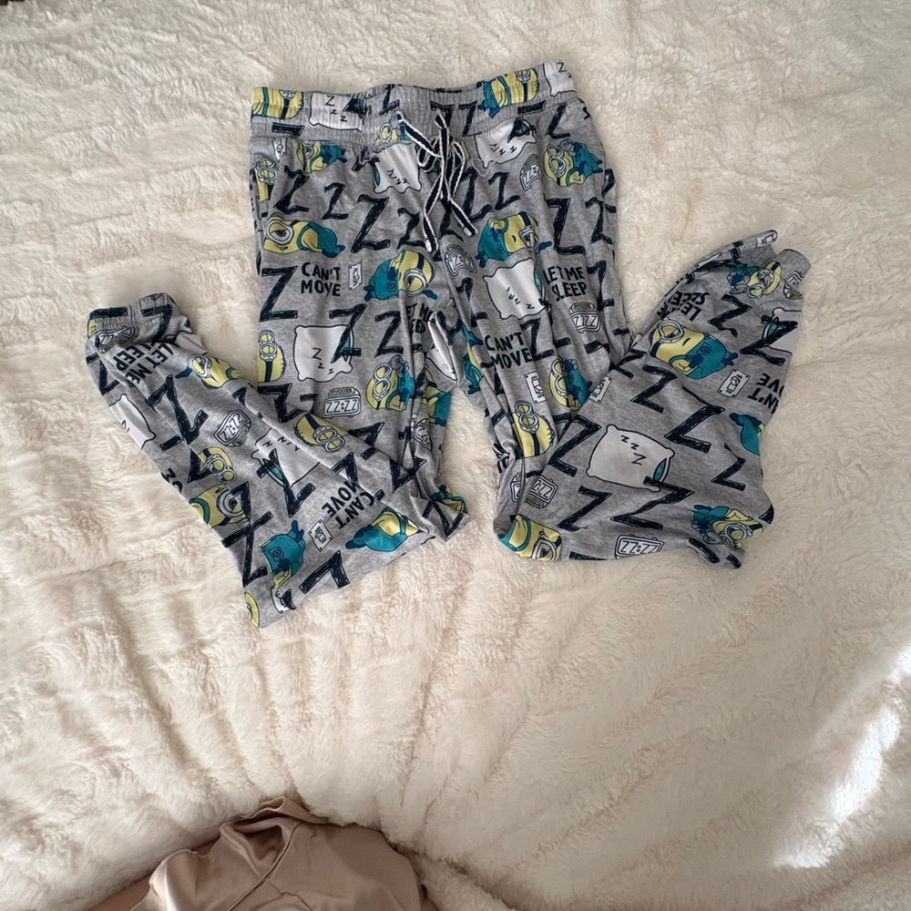 Women's Gray Cartoon Print Pajama Set